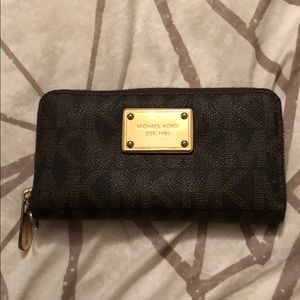 Micheal Kors Wallet❣️